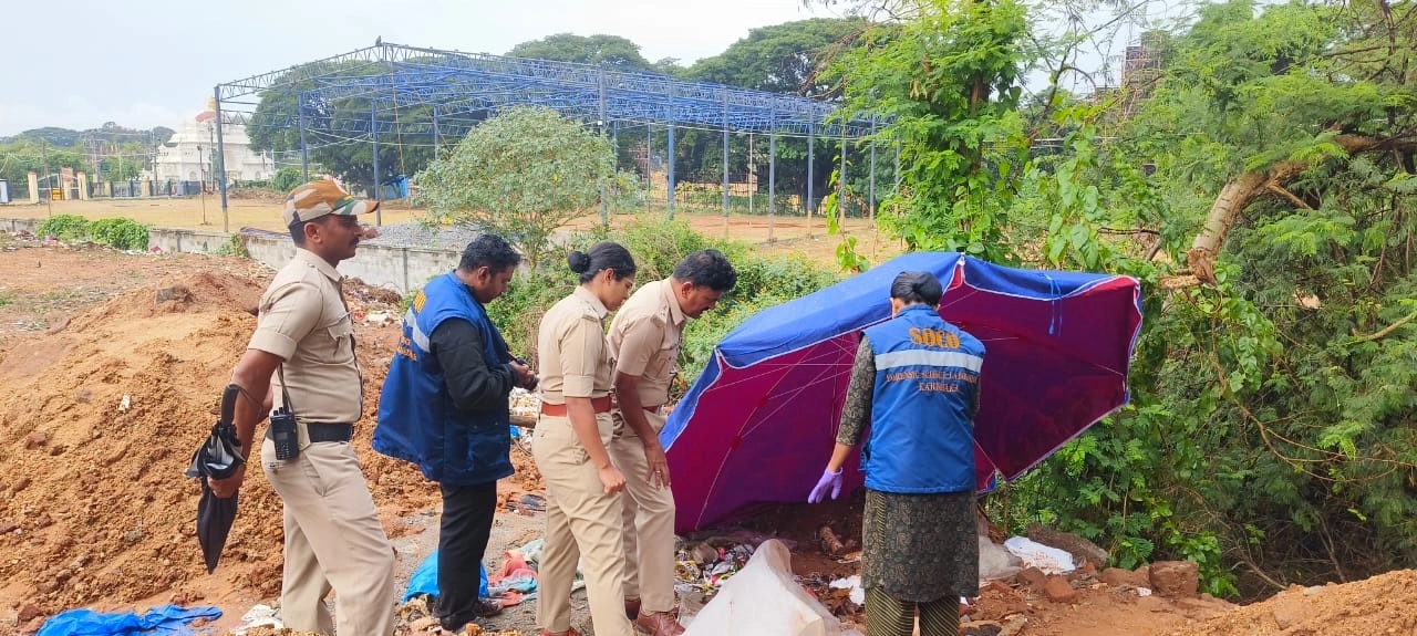 ಮರ್ಡರ್ ನಡೆದ ಸ್ಥಳದಲ್ಲೇ ಬಾಲಕಿ ಶವ ಪತ್ತೆ, ಅತ್ಯಾಚಾರವೆಸಗಿ ಕೊಲೆ ಶಂಕೆ! - News Karnataka
