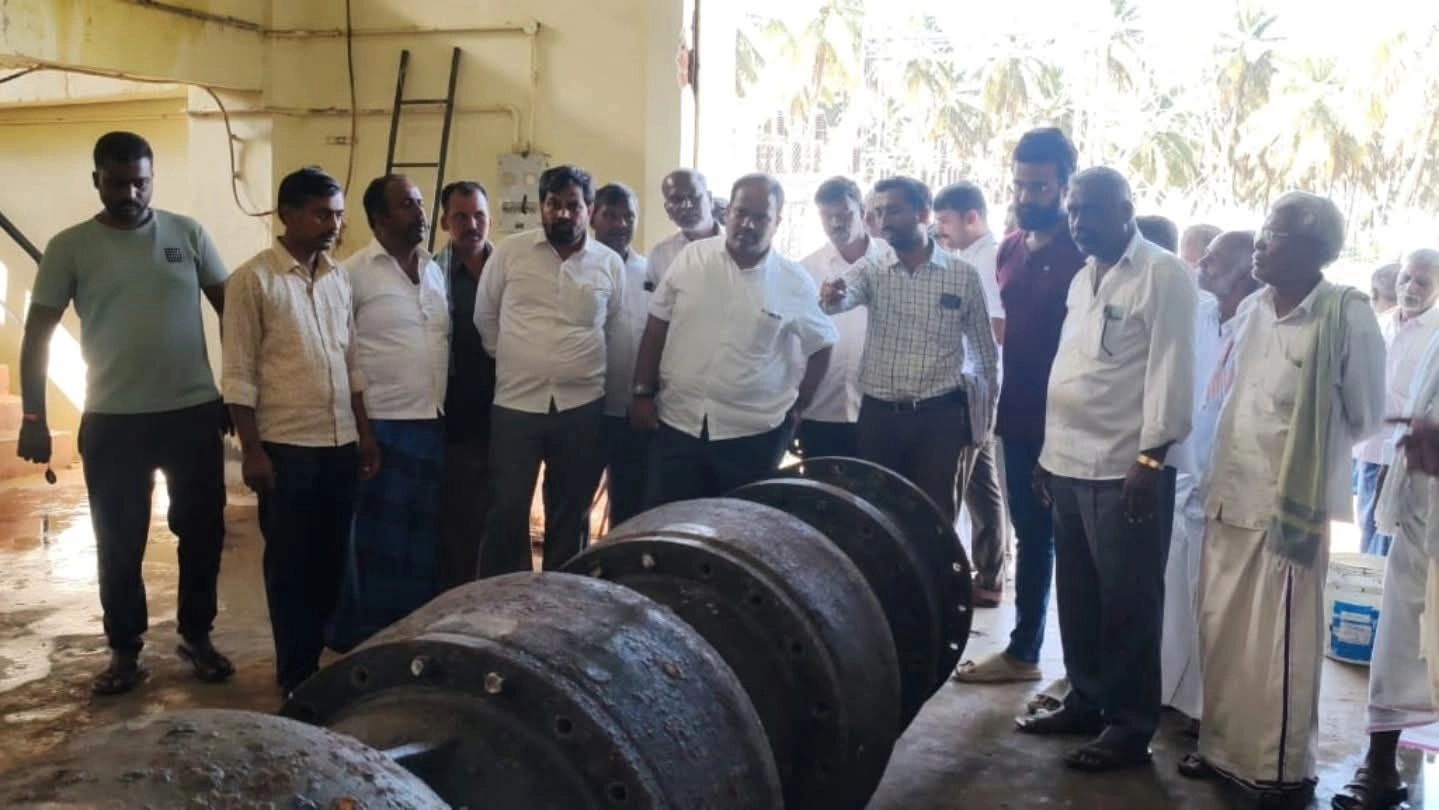 ಶಾಸಕರ ಮನವಿಗೆ ರೈತ ಮುಖಂಡರ ನಿರಾಕರಣೆ : ಧರಣಿಯಿಂದ ಹಿಂದೆ ಸರಿಯುವ ಮಾತೇ ಇಲ್ಲ : ಶಿವಪುರ ಮಹದೇವಪ್ಪ - News Karnataka
