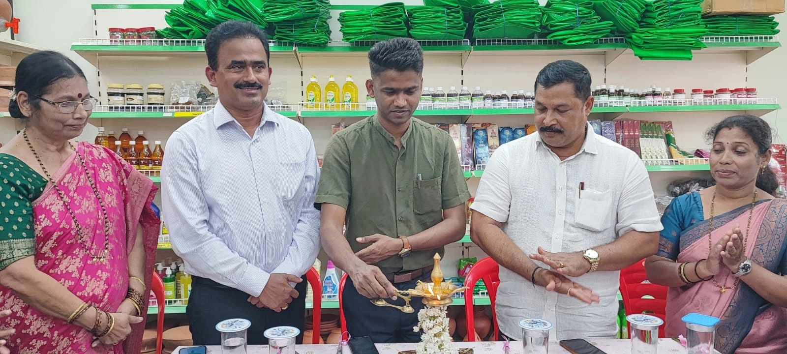 ಉಡುಪಿ ಅಕ್ಕ ಸಂಜೀವಿನಿ ಸೂಪರ್ ಮಾರ್ಕೆಟ್ನಲ್ಲಿ ದೀಪ ಸಂಜೀವಿನಿಗೆ ಚಾಲನೆ - News Karnataka