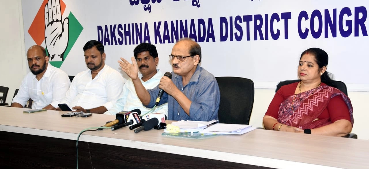 ʼಆರೆಸ್ಸೆಸ್ಸಿಗರು ಬ್ರಿಟಿಷರ ನಿಯಮಗಳನ್ನು ಪಾಲನೆ ಮಾಡ್ತಾ ಬಂದಿದ್ದರುʼ - News Karnataka