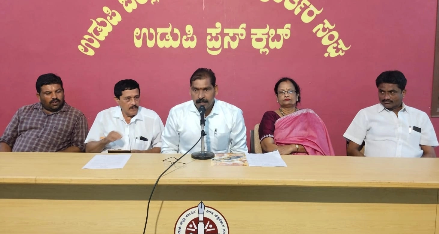 ಆದಿಉಡುಪಿ ಎಪಿಎಂಸಿ ಮಾರುಕಟ್ಟೆ ಆವರಣದಲ್ಲಿದ್ದ ಮರಗಳ ಮಾರಣಹೋಮ, ಶೆಡ್- ಇಂಟರ್ಲಾಕ್ ಧ್ವಂಸ - News Karnataka