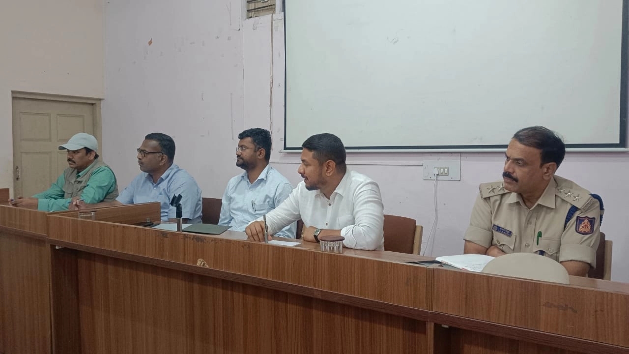ಫೇಕ್ ವಿಡಿಯೋ ವೈರಲ್ ಮಾಡುವವರ ವಿರುದ್ಧ ನಿರ್ದಾಕ್ಷಿಣ್ಯ ಕ್ರಮ ಕೈಗೊಳ್ಳಿ: ಶಾಸಕ ದರ್ಶನ್ ಧ್ರುವನಾರಾಯಣ್ - News Karnataka