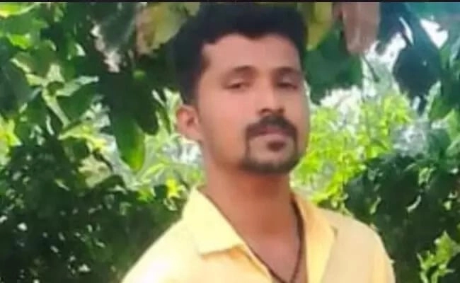 ದ್ವಿಚಕ್ರ ವಾಹನ ಡಿಕ್ಕಿ ಹೊಡೆದು ಅಯ್ಯಪ್ಪ ಮಾಲಾಧಾರಿ ಮೃತ್ಯು - News Karnataka