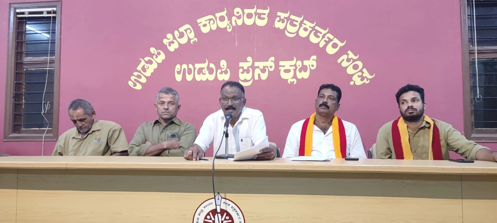 ಹೈಕೋರ್ಟ್ ಆದೇಶದಂತೆ ನಗರ ವ್ಯಾಪ್ತಿಯಲ್ಲಿ ದುಡಿಯಲು ಅವಕಾಶ ಕಲ್ಪಿಸಿಕೊಡಿ- ಆಟೋ ರಿಕ್ಷಾ ಚಾಲಕರು ಮತ್ತು ಮಾಲಕರ ಸಂಘಟನೆಯ ಆಗ್ರಹ - News Karnataka