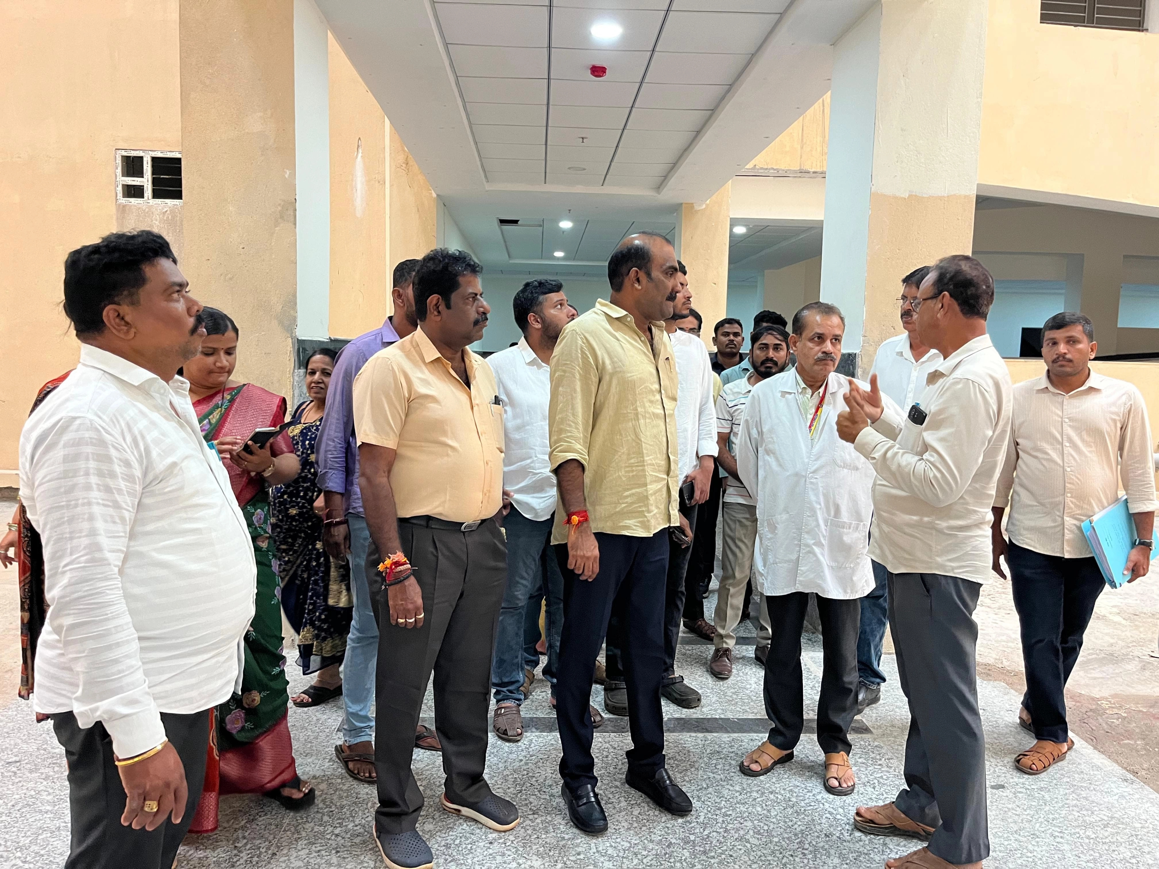ಉಡುಪಿ ನೂತನ ಜಿಲ್ಲಾಸ್ಪತ್ರೆ ಕಾಮಗಾರಿ ಜನವರಿ 15ರೊಳಗೆ ಪೂರ್ಣಗೊಳಿಸಿ ರಾಜ್ಯ ಸರ್ಕಾರಕ್ಕೆ ಶಾಸಕ ಯಶ್ ಪಾಲ್ ಸುವರ್ಣ ಆಗ್ರಹ - News Karnataka
