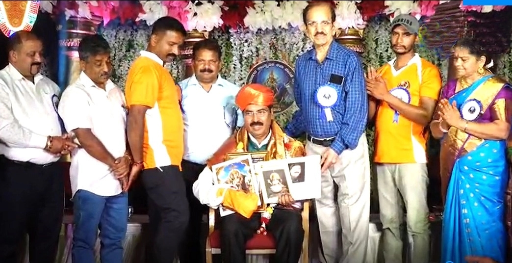 ಕೊಡಗಿನ ಚಿತ್ರಶಿಲ್ಪ ಕಲಾವಿದ ಬಿ. ಕೆ. ಗಣೇಶ್ ರೈಯವರಿಗೆ ಮಡಿಕೇರಿಯಲ್ಲಿ "ಚಿತ್ರಶಿಲ್ಪ ಕಲಾ ತಪಸ್ವಿ" ಪ್ರಶಸ್ತಿ ಪ್ರದಾನ - News Karnataka
