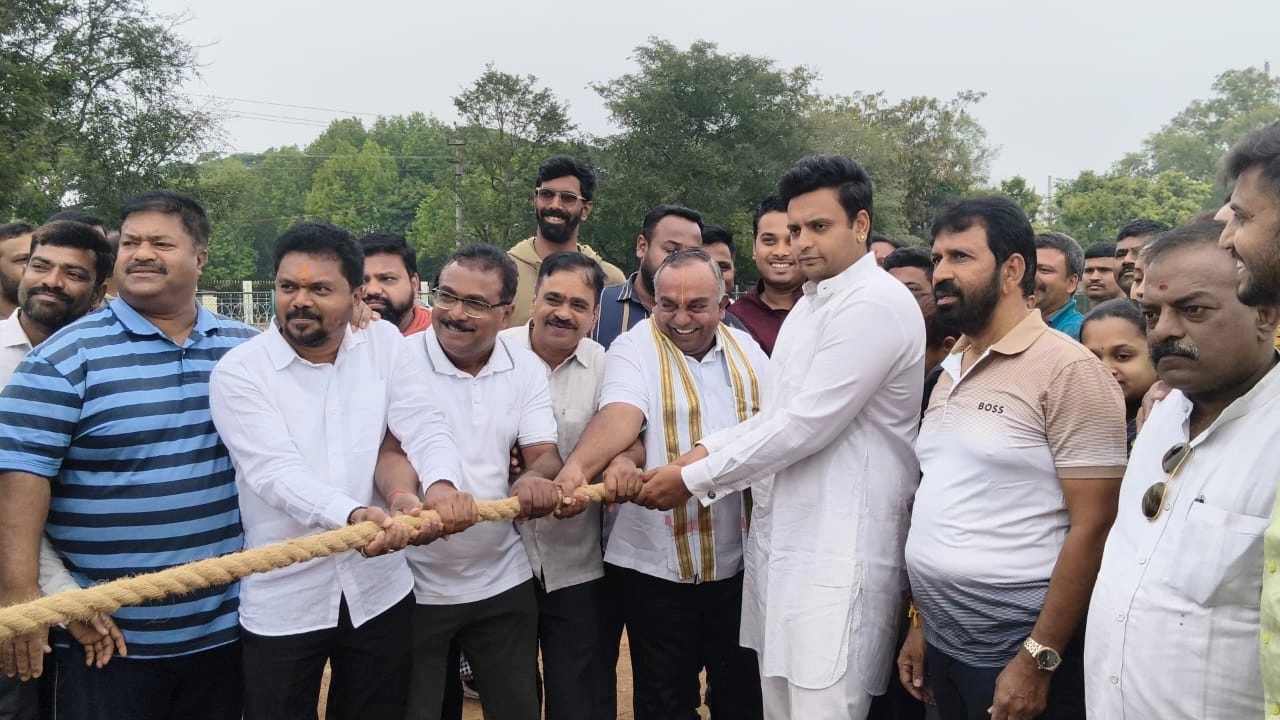 ಜನ ಮೆಚ್ಚುಗೆ ಪಡೆದ ಹಗ್ಗ-ಜಗ್ಗಾಟ; ಸಂಸದರ ಫಿಟ್ ಯುವ ಫಾರ್ ವಿಕಸಿತ ಭಾರತ ಯೋಜನೆಯಡಿ ಆಯೋಜನೆ - News Karnataka