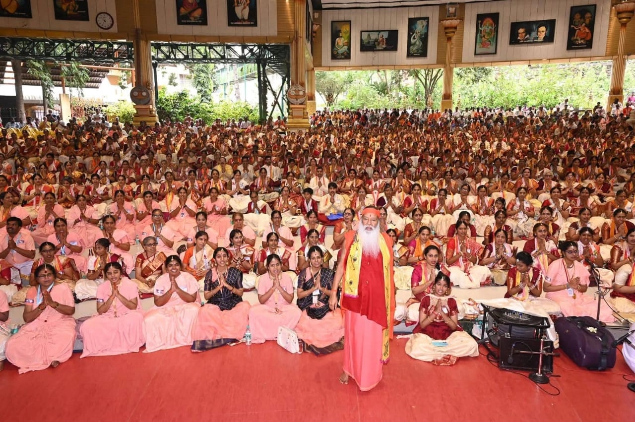ಗೀತಾ ಜಯಂತಿ ಅಂಗವಾಗಿ ದತ್ತಪೀಠದಲ್ಲಿ ಭಗವದ್ಗೀತೆ ಪಾರಾಯಣ; ಗಣಪತಿ ಶ್ರೀಗಳ ಆಶೀರ್ವಚನ - News Karnataka