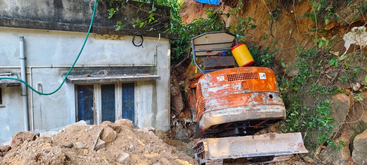 ಮಂಗಳೂರು : ತಡೆಗೋಡೆ ನಿರ್ಮಾಣದ ವೇಳೆ ಗುಡ್ಡ ಕುಸಿದು ಓರ್ವ ಕಾರ್ಮಿಕ ಸಾವು - News Karnataka