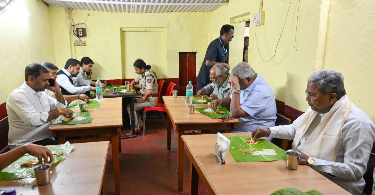 ಅಗ್ರಹಾರದ ಮೈಲಾರಿ ಹೋಟೆಲ್ ನಲ್ಲಿ ಸಿಎಂ ಬ್ರೇಕ್ ಫಾಸ್ಟ್! - News Karnataka