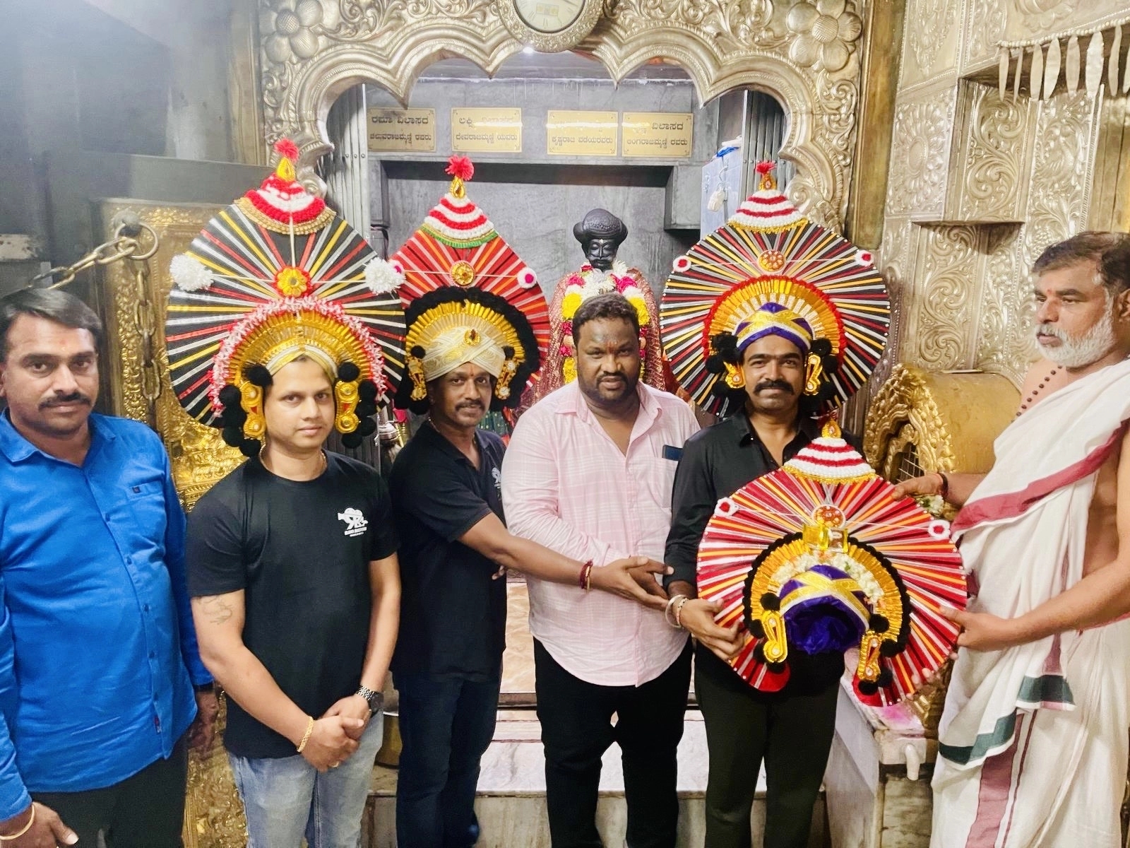 ವೀರಚಂದ್ರಹಾಸನ ಯಶಸ್ಸಿಗಾಗಿ ರವಿಬಸ್ರೂರು ಪ್ರಾರ್ಥನೆ - News Karnataka