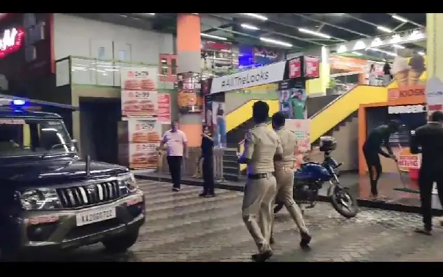 ಅವಧಿಗೂ ಮೀರಿ ಕಾರ್ಯಾಚರಿಸುತ್ತಿದ್ದ ಪಬ್, ಬಾರ್ ಗಳ ಮೇಲೆ ಪೊಲೀಸರ ದಾಳಿ - News Karnataka