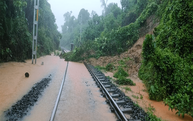 Traffic was suspended due to landslides on the railway tracks of Padil Junction section.