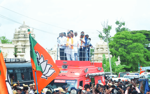 CM holds roadshow in support of BJP candidates