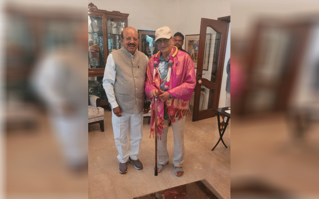 T B Jayachandra visits former CM SM Krishna's house