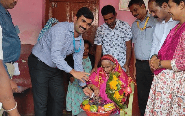 Chikkamagaluru: Senior citizens above 80 years of age cast their votes from home