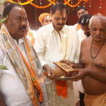 Gurme Suresh Shetty visits Sri Adhishakti Temple to seek blessings