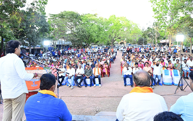 Massive election campaign meeting at Krishnapura Yuva Mandal ground