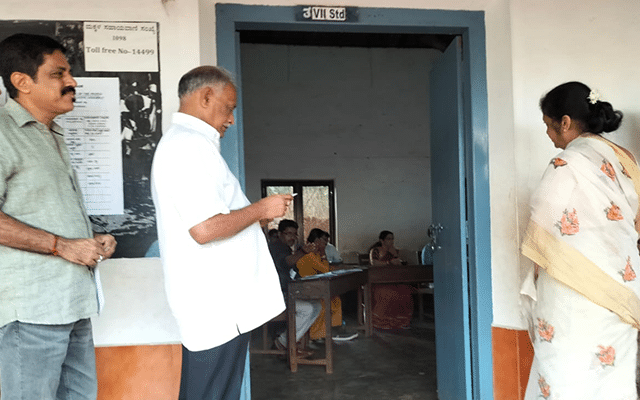 Moodabidri: Former minister K Abhayachandra Jain casts his vote