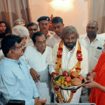 Minister Khandre visits Siddaganga, Sirigere Mutt