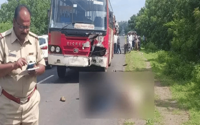KSRTC bus-two-wheeler collision; Two youths killed