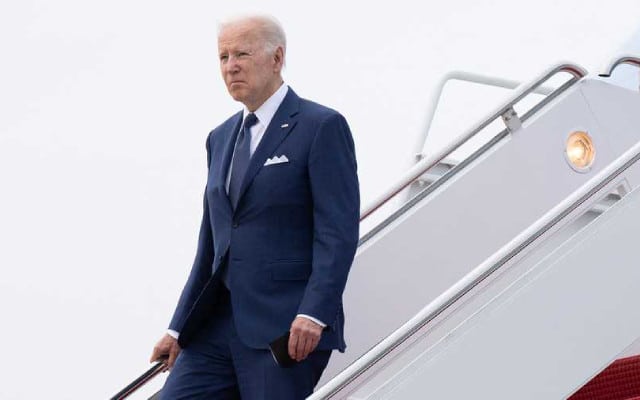 Suspicious civilian plane flies over Biden's residence