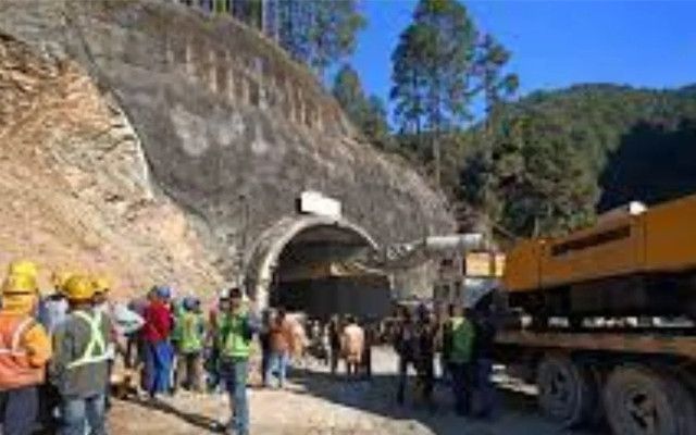 Supply of food, anti-depressant pills to workers stuck in Kannada tunnel